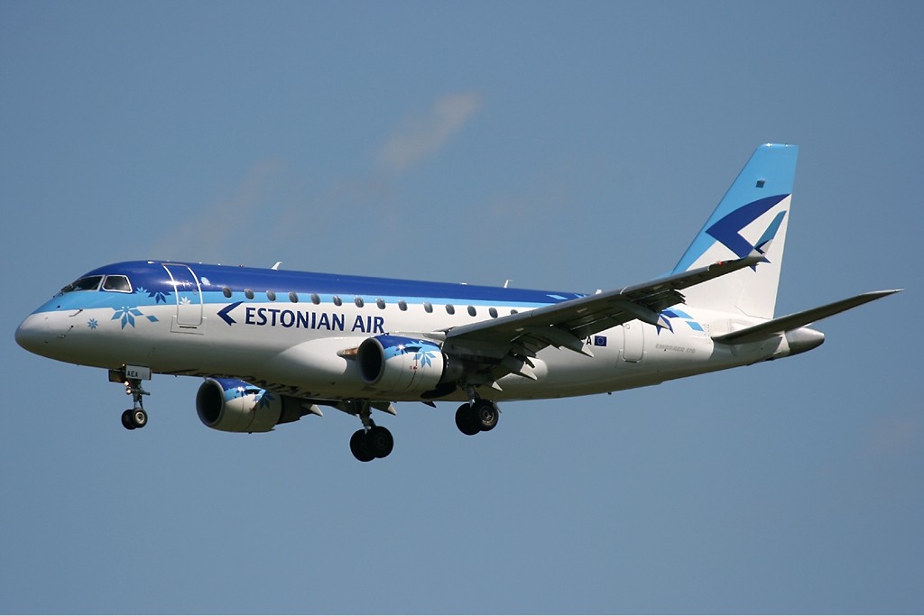estonia-air-embraer-170